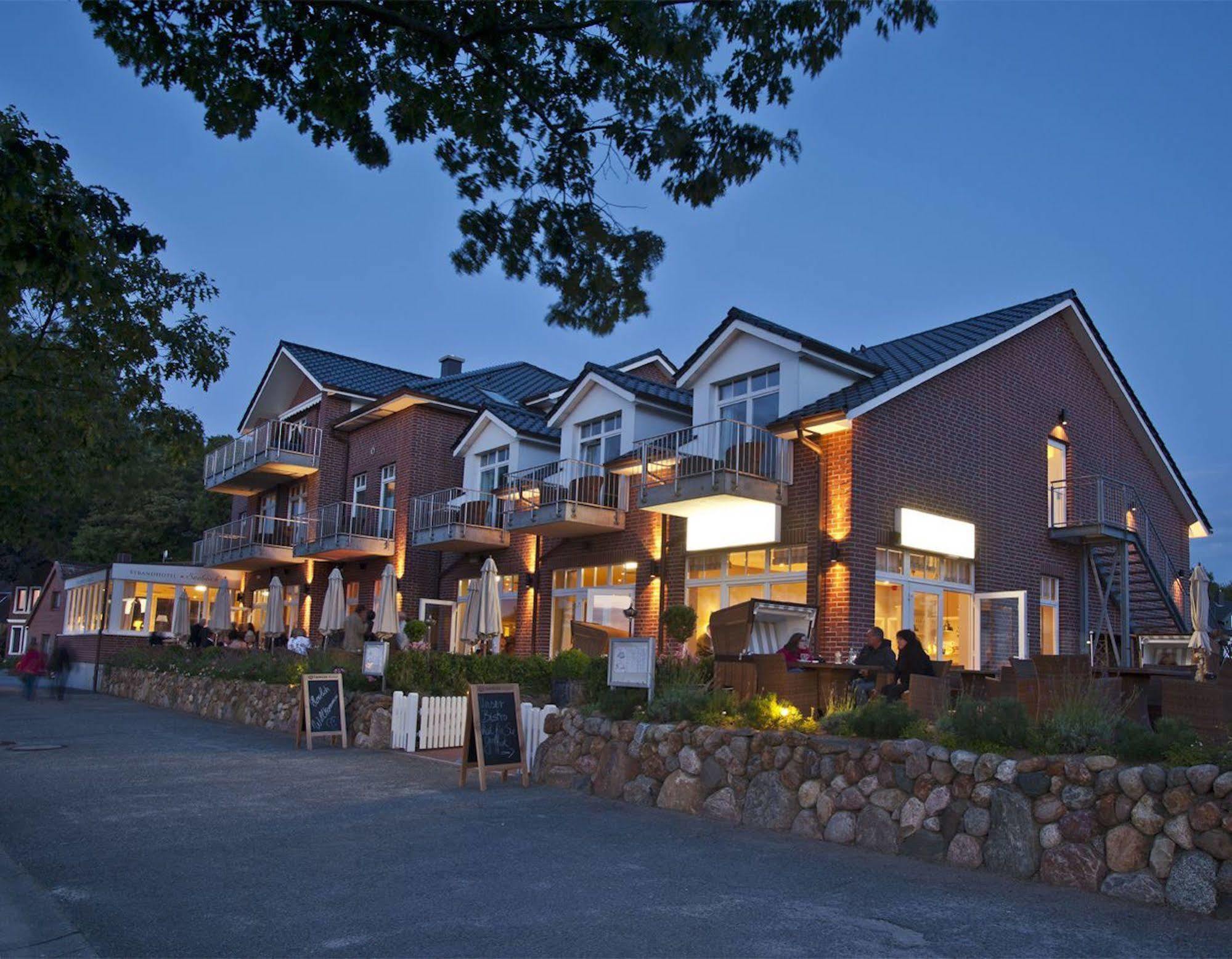 Strandhotel Seeblick, Ostseebad Хайкендорф Экстерьер фото